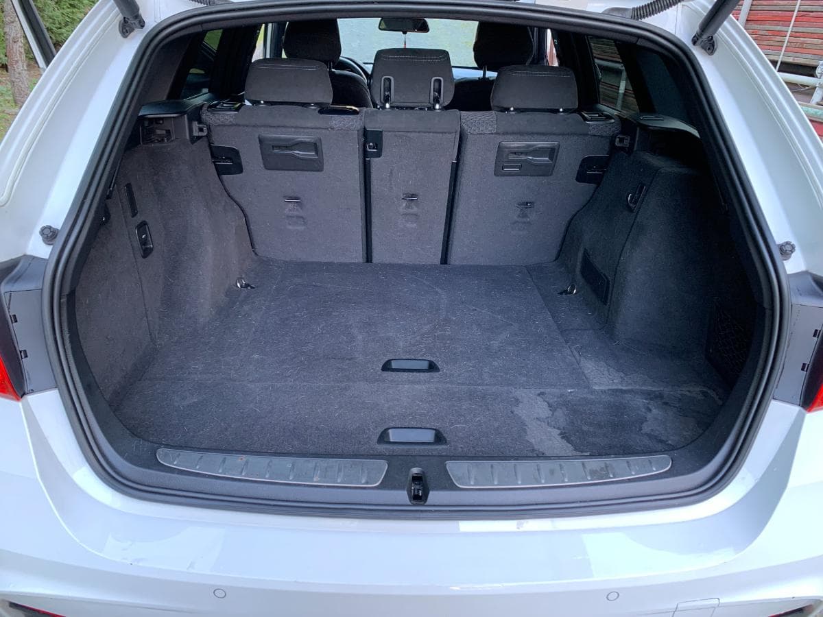 BMW 318D Touring · Ano 2014 — imagem 9