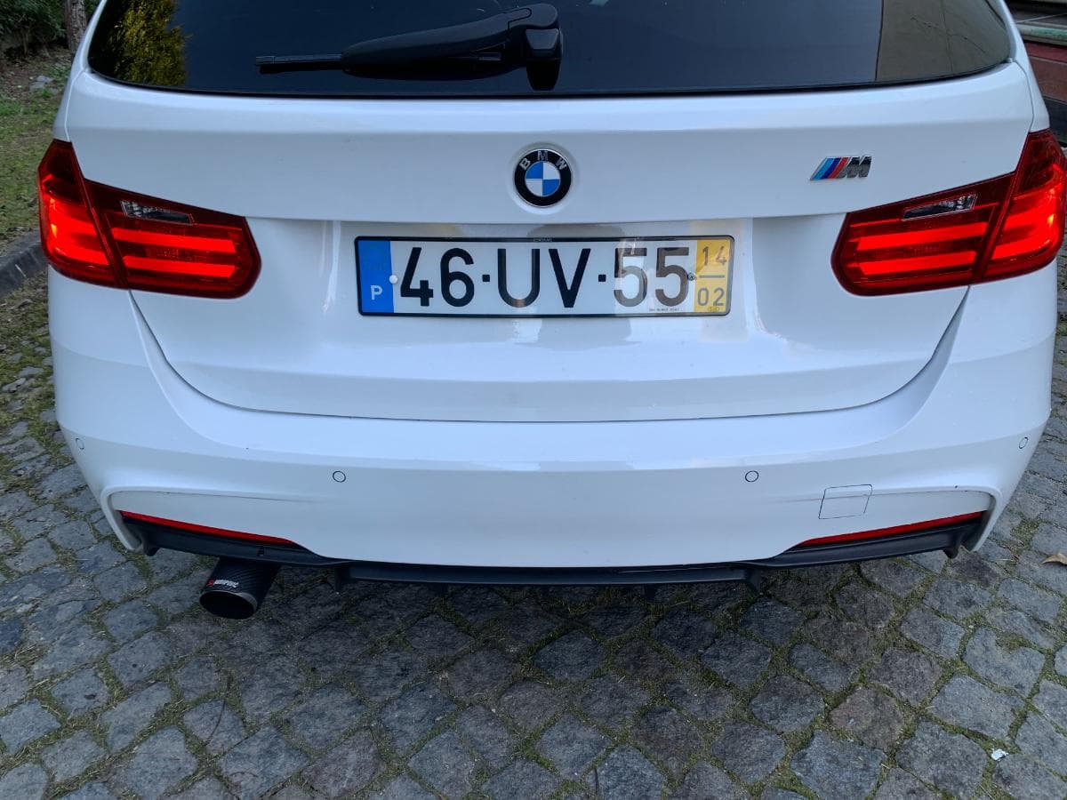 BMW 318D Touring · Ano 2014 — imagem 8