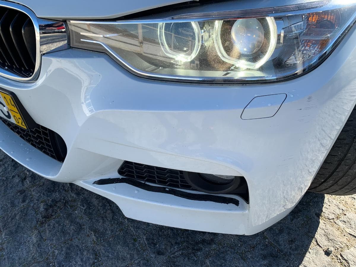 BMW 318D Touring · Ano 2014 — imagem 14