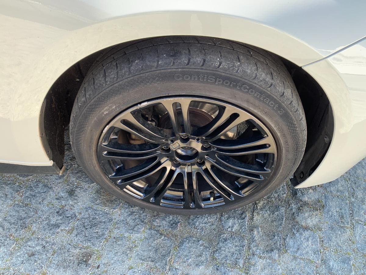 BMW 318D Touring · Ano 2014 — imagem 18
