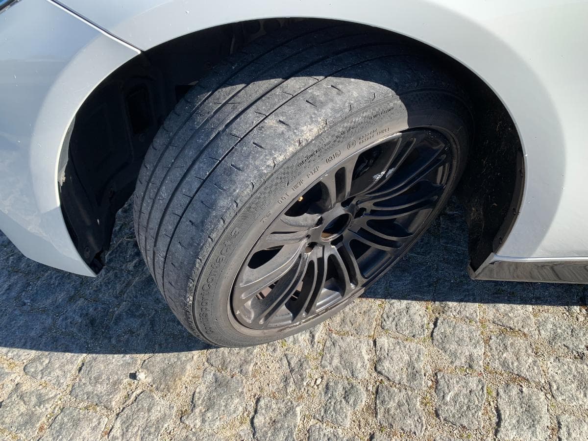 BMW 318D Touring · Ano 2014 — imagem 16