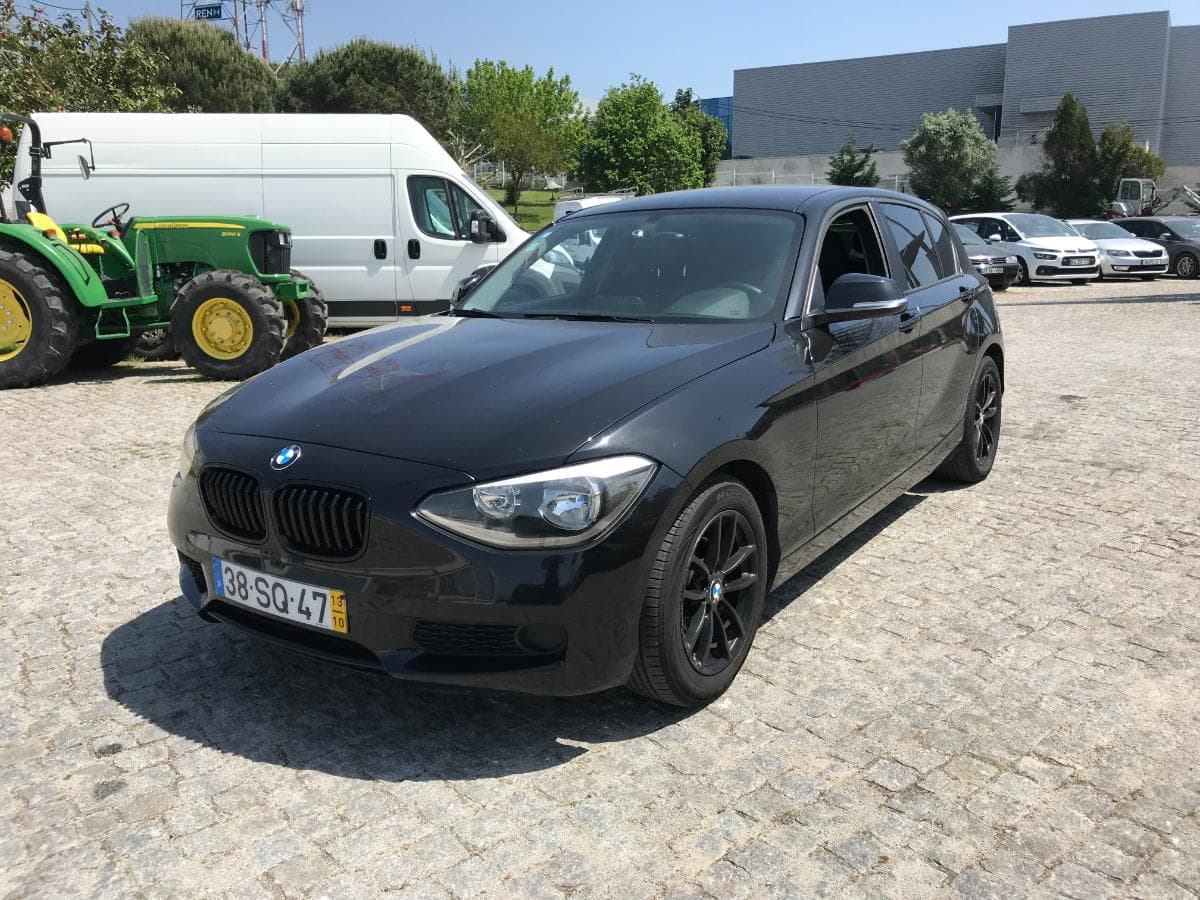 BMW 116D · Ano 2013 — imagem 4