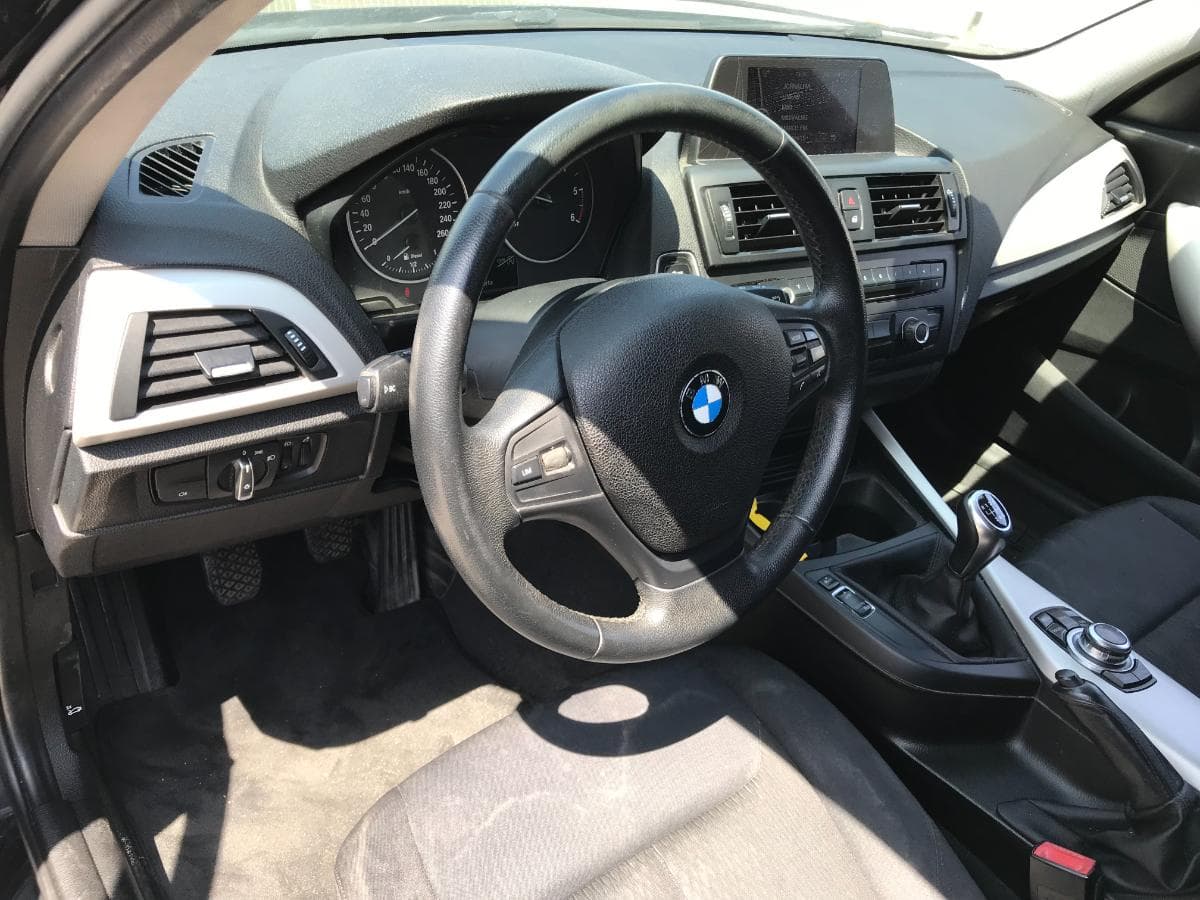 BMW 116D · Ano 2013 — imagem 28