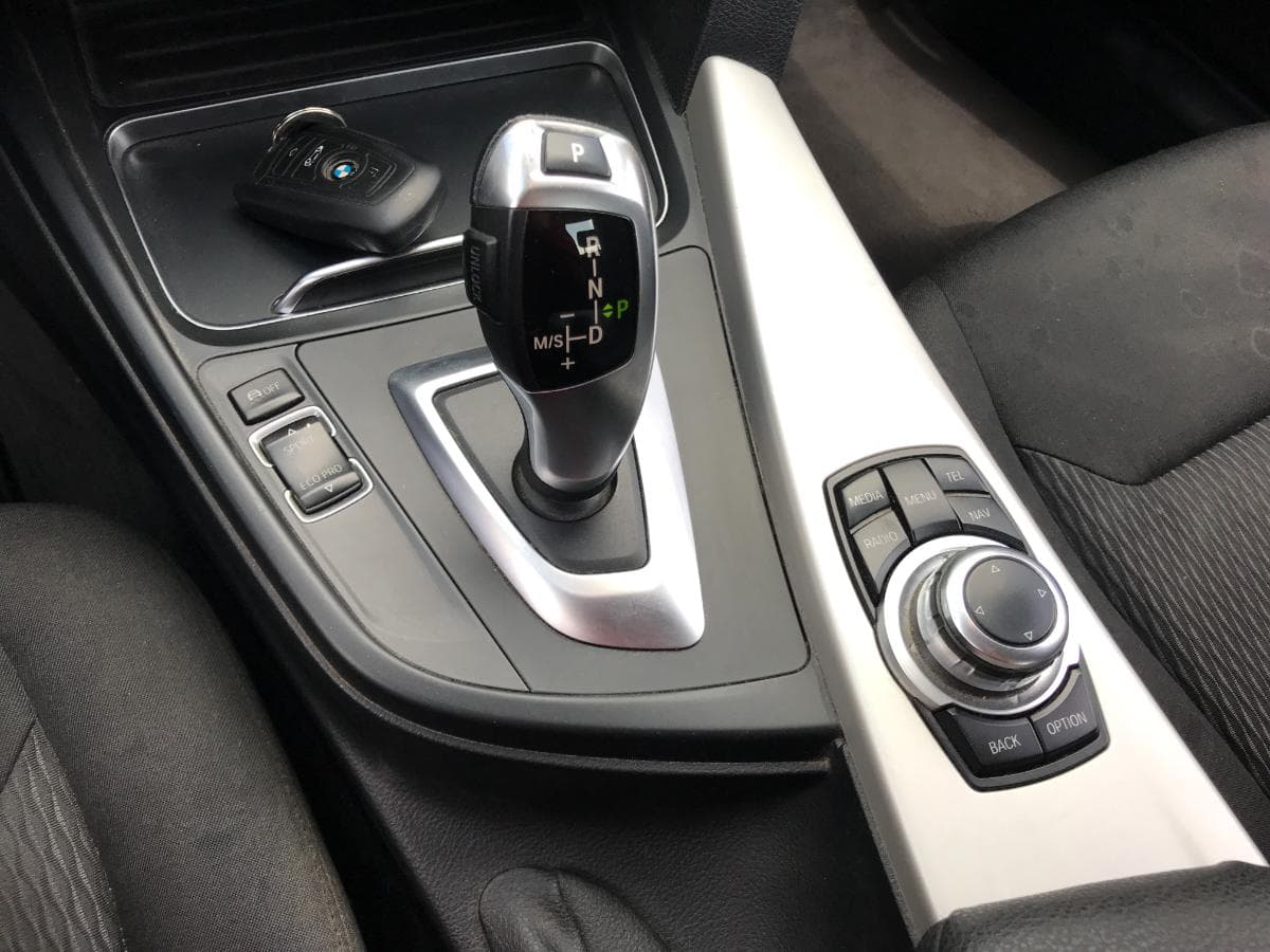 BMW 316D · Ano 2017 — imagem 24