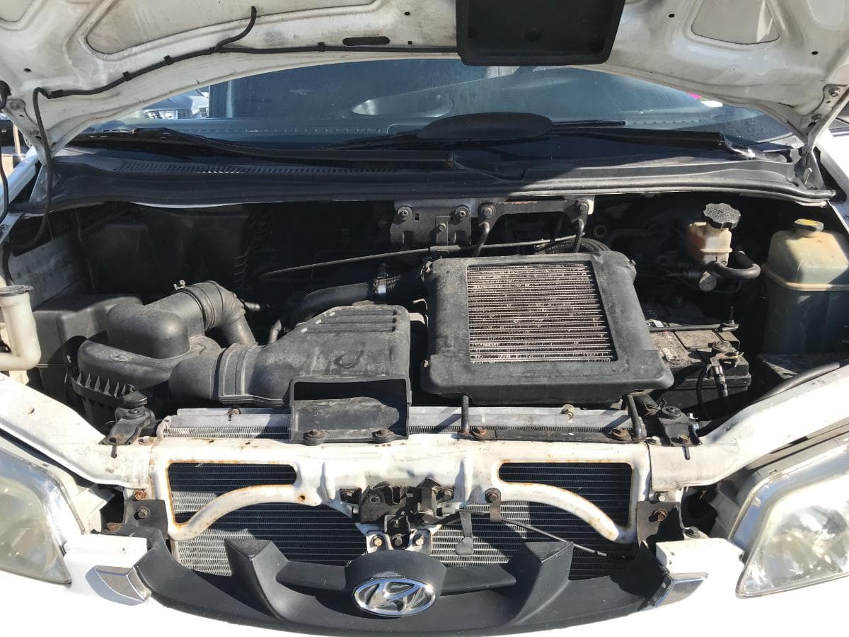 Hyundai H1 2.5 TD · Ano 2000 — imagen 3