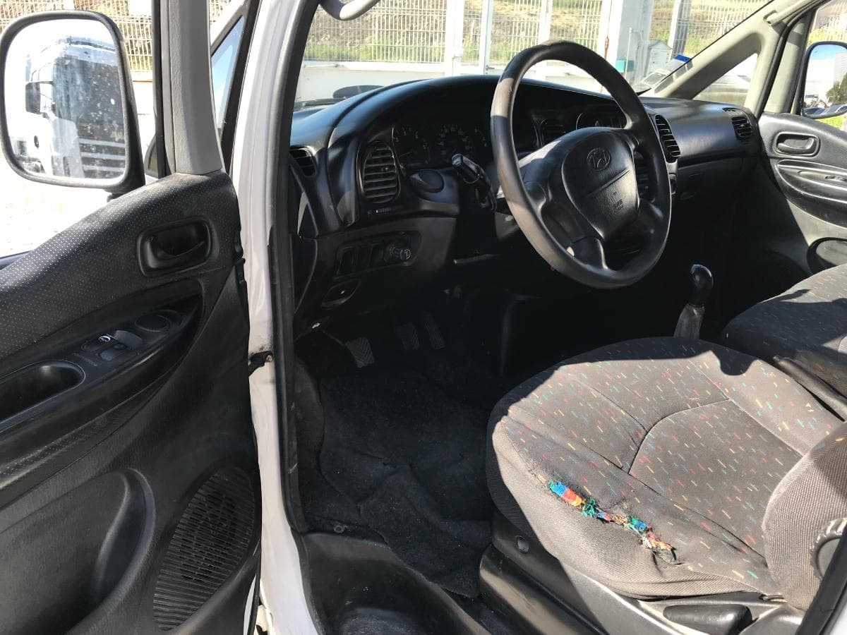 Hyundai H1 2.5 TD · Ano 2000 — imagen 18