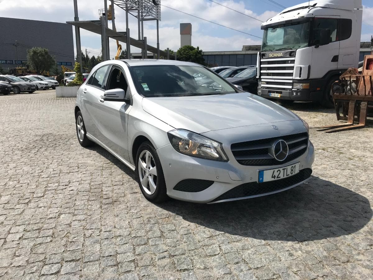 Mercedes-Benz A180CDI · Ano 2013 — image 1