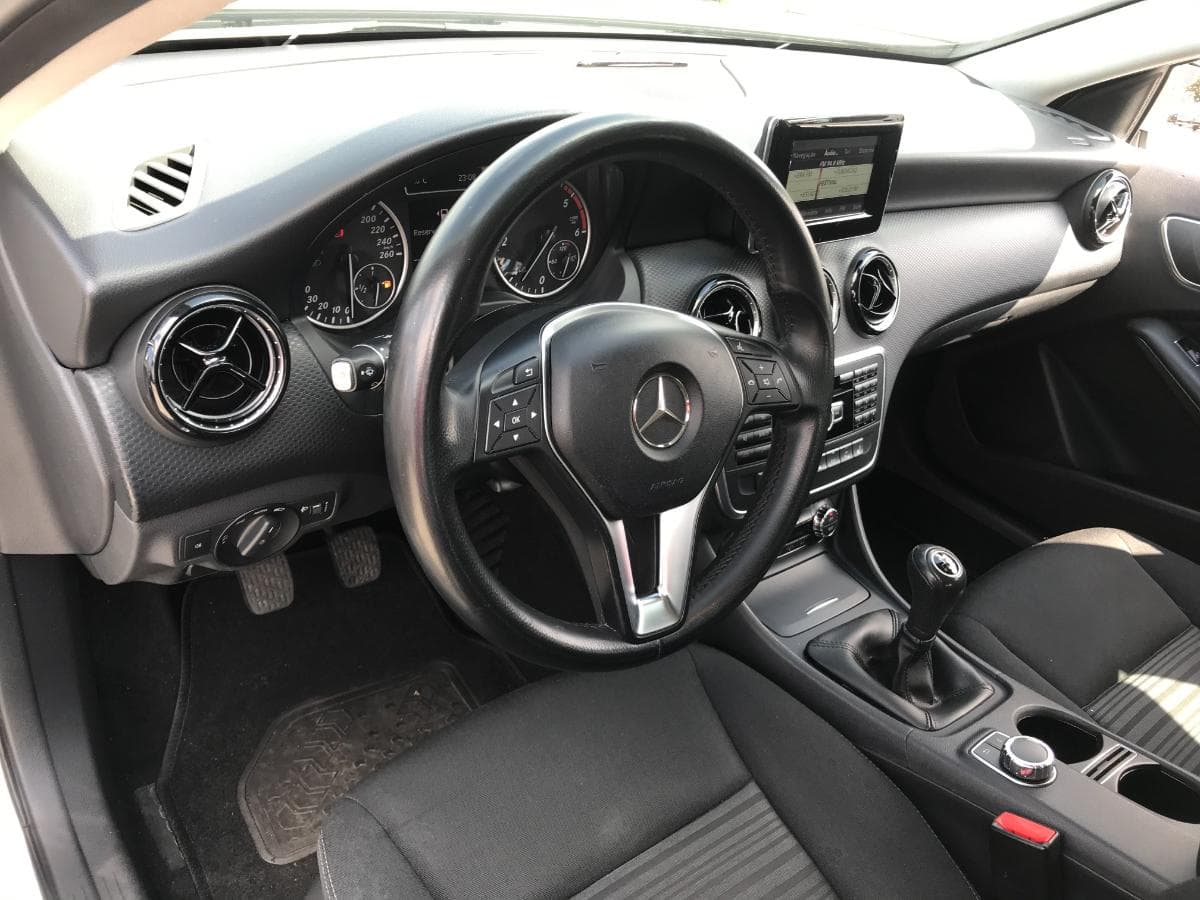 Mercedes-Benz A180CDI · Ano 2013 — image 19
