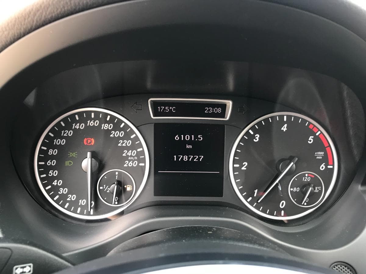 Mercedes-Benz A180CDI · Ano 2013 — image 20