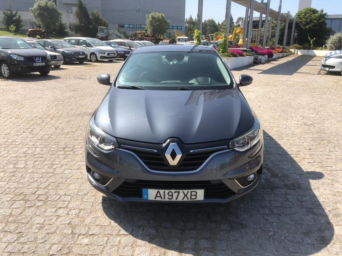 Renault · Ano    AI-97-XB — imagem 2