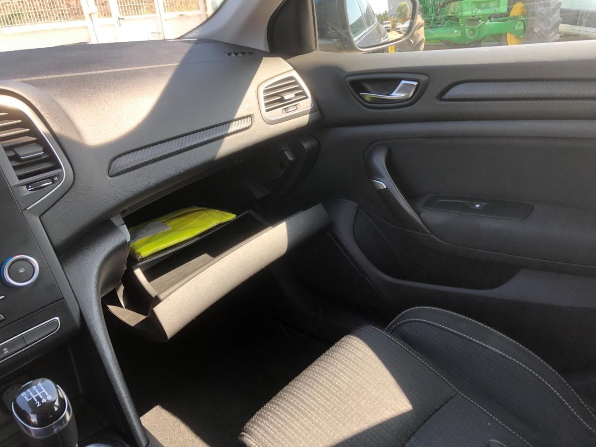 Renault · Ano    AI-97-XB — imagem 22