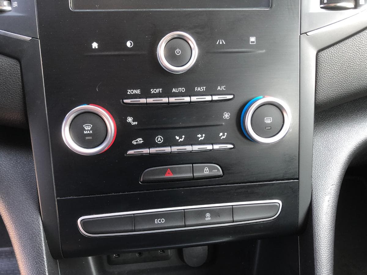 Renault · Ano    AI-97-XB — imagem 31