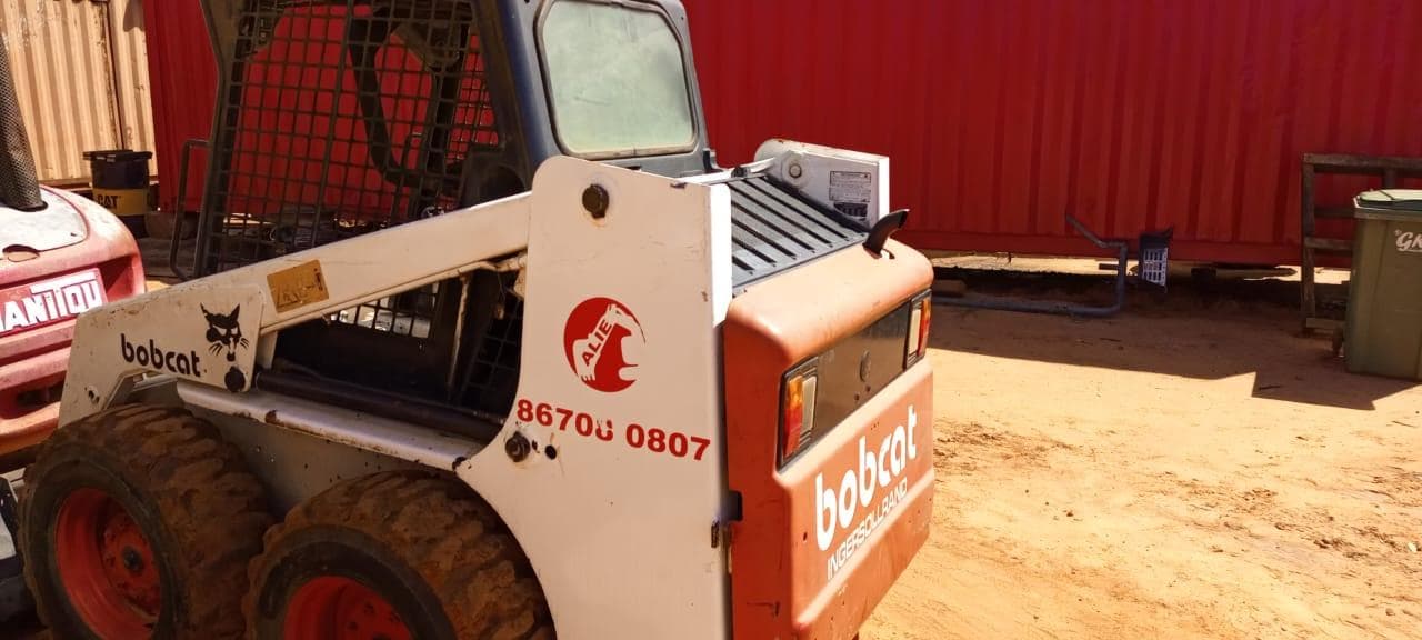 Bobcat S300 4X4 — image 7