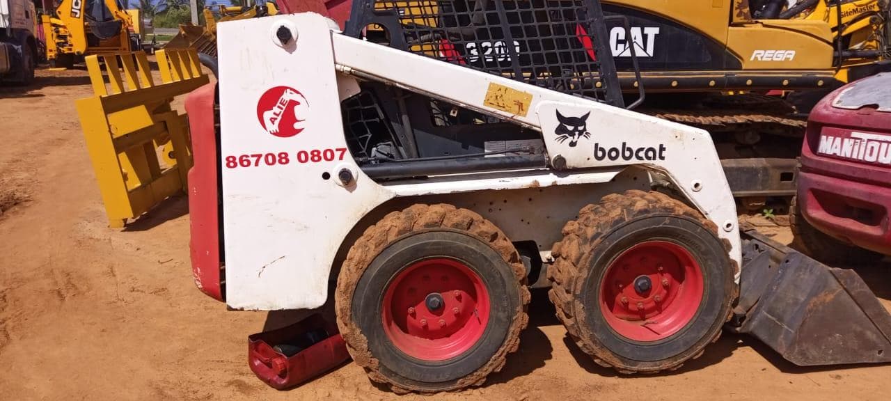 Bobcat S300 4X4 — image 3