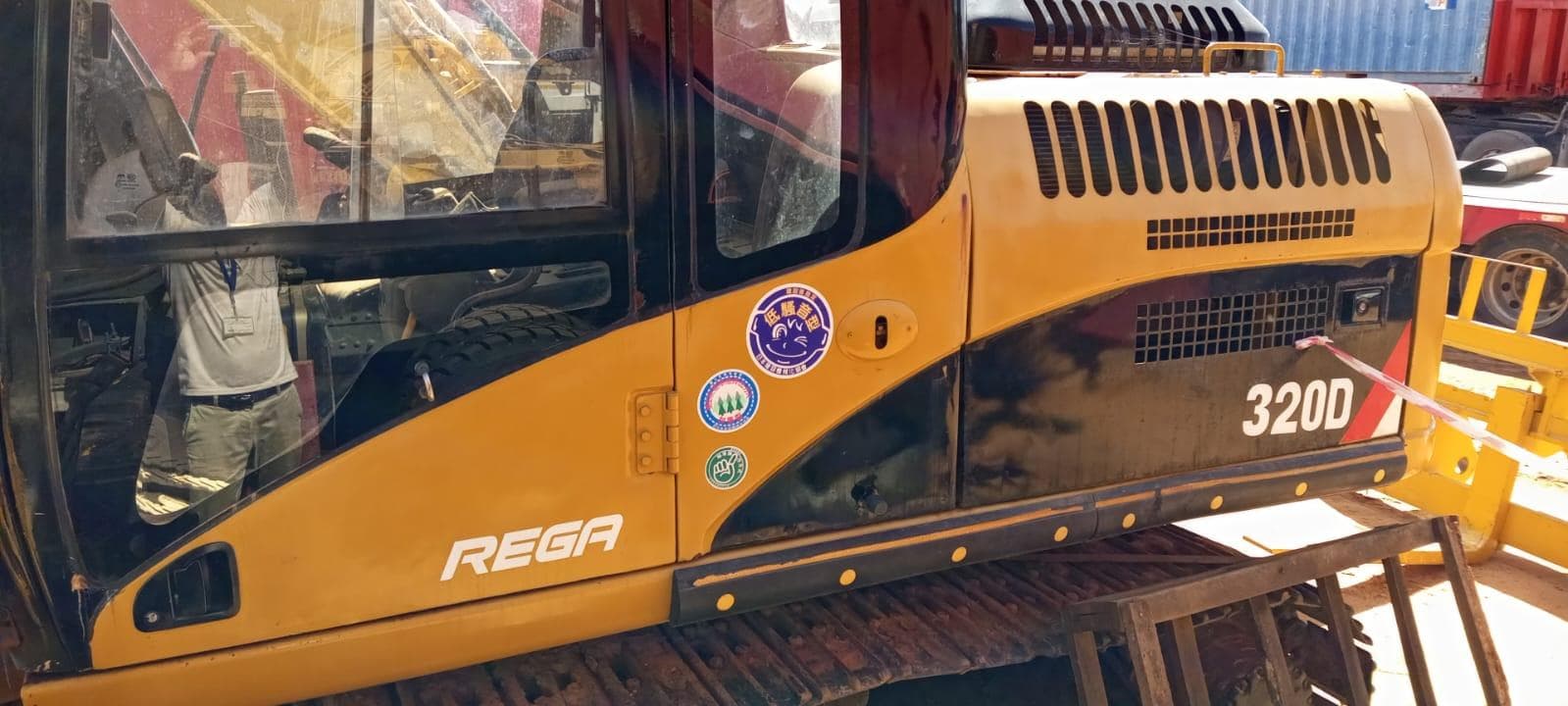 Escavadeira Caterpillar 320D — image 7