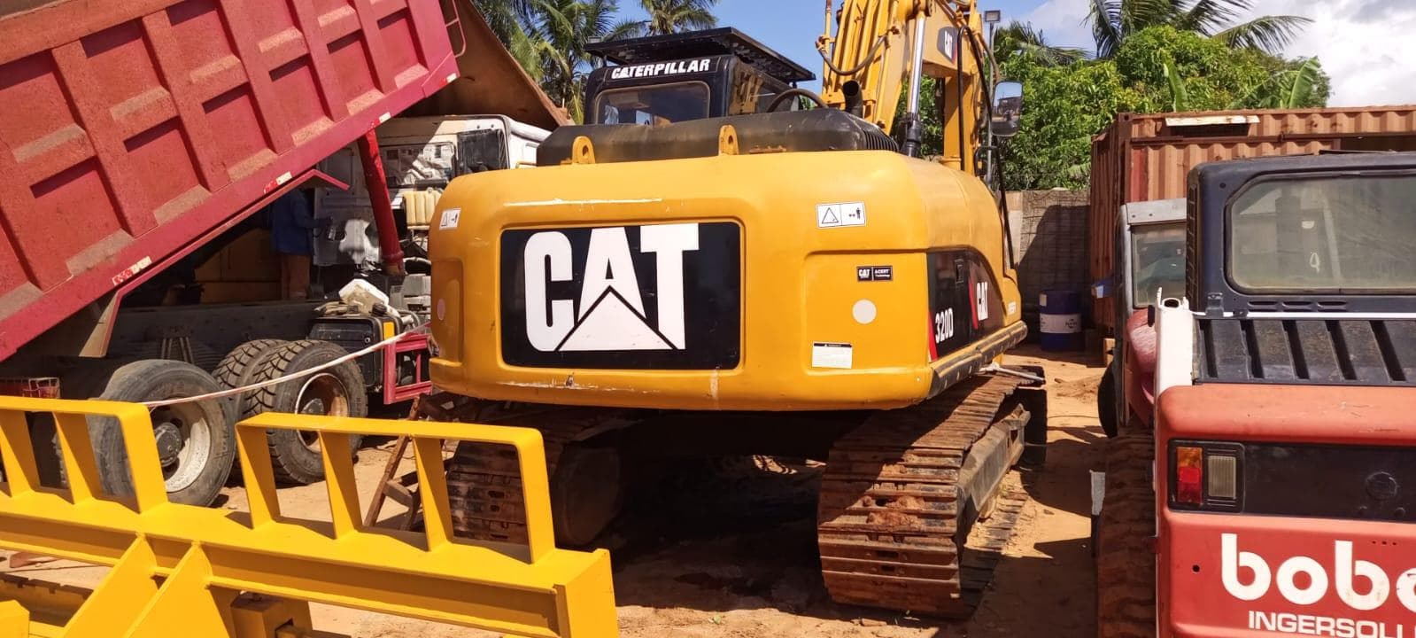 Escavadeira Caterpillar 320D — image 6