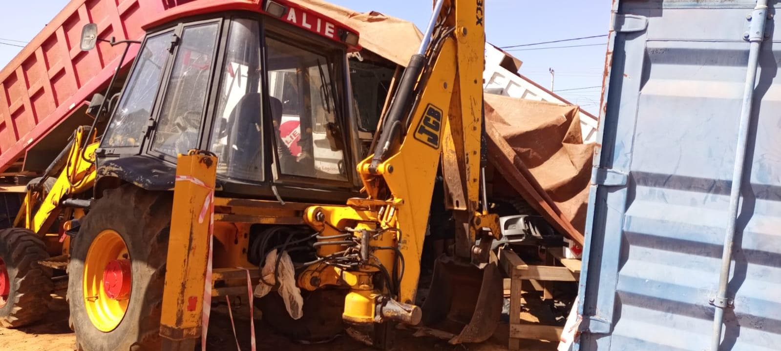 Retroescavadora JBC 3CX — imagem 8