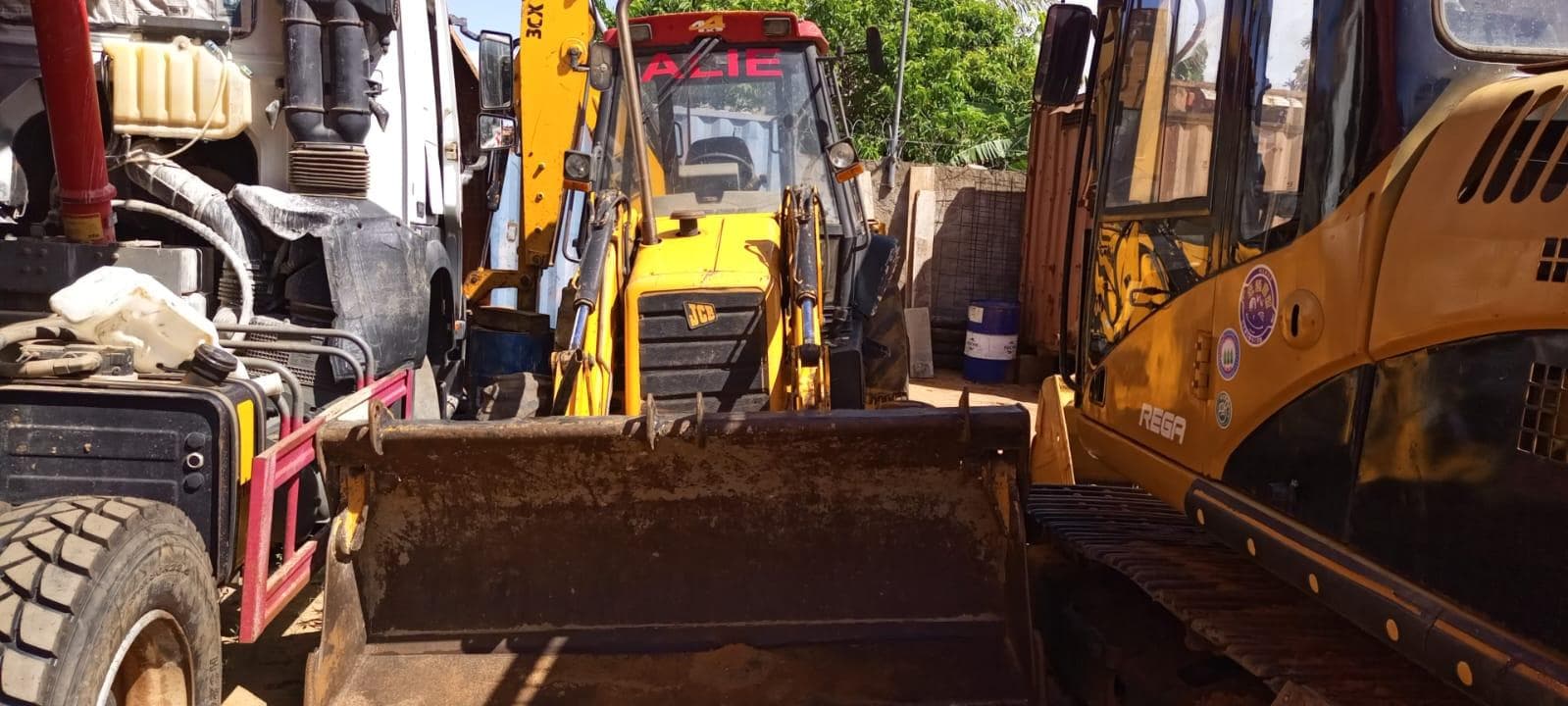 Retroescavadora JBC 3CX — imagem 6