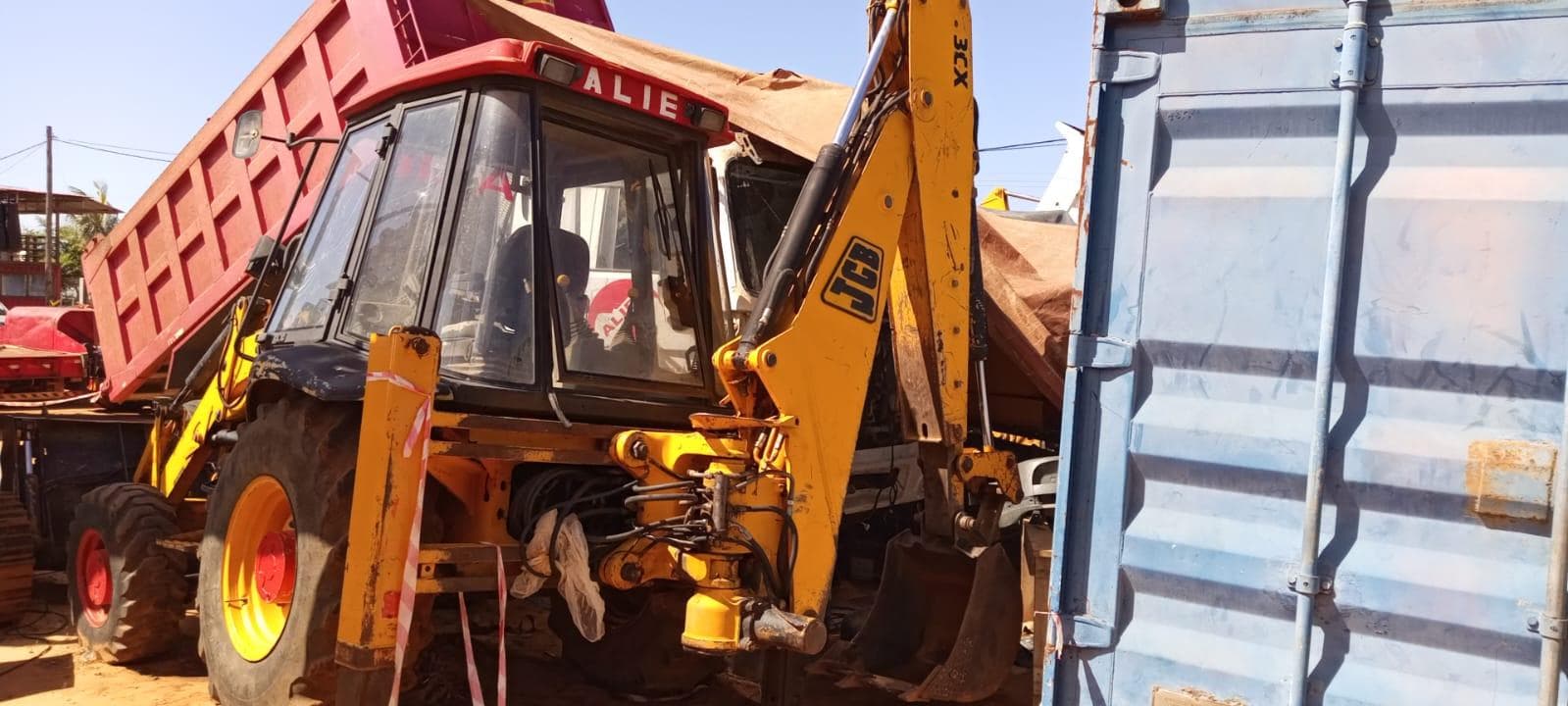 Retroescavadora JBC 3CX — imagem 12