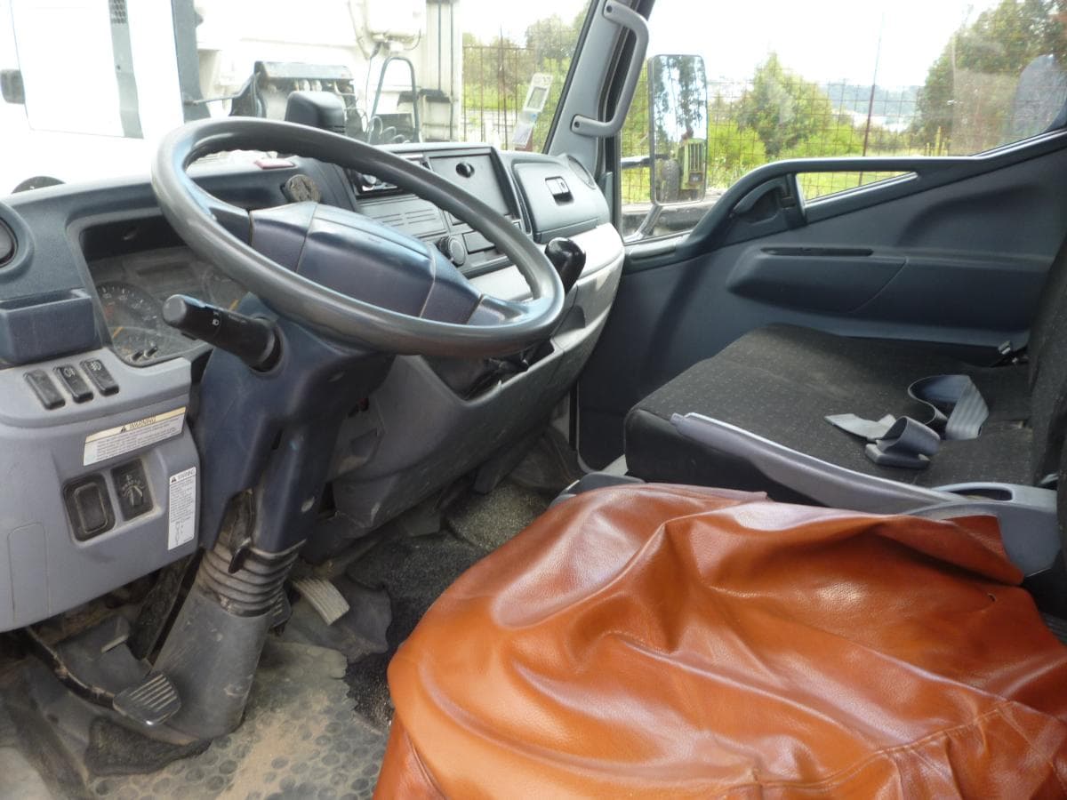 MITSUBISHI CANTER FUSO — imagen 6