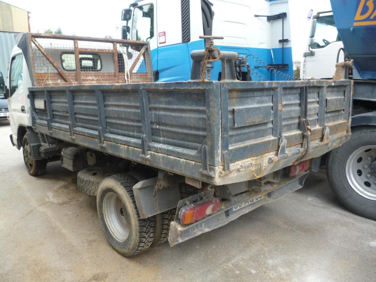 MITSUBISHI CANTER FUSO — imagen 3