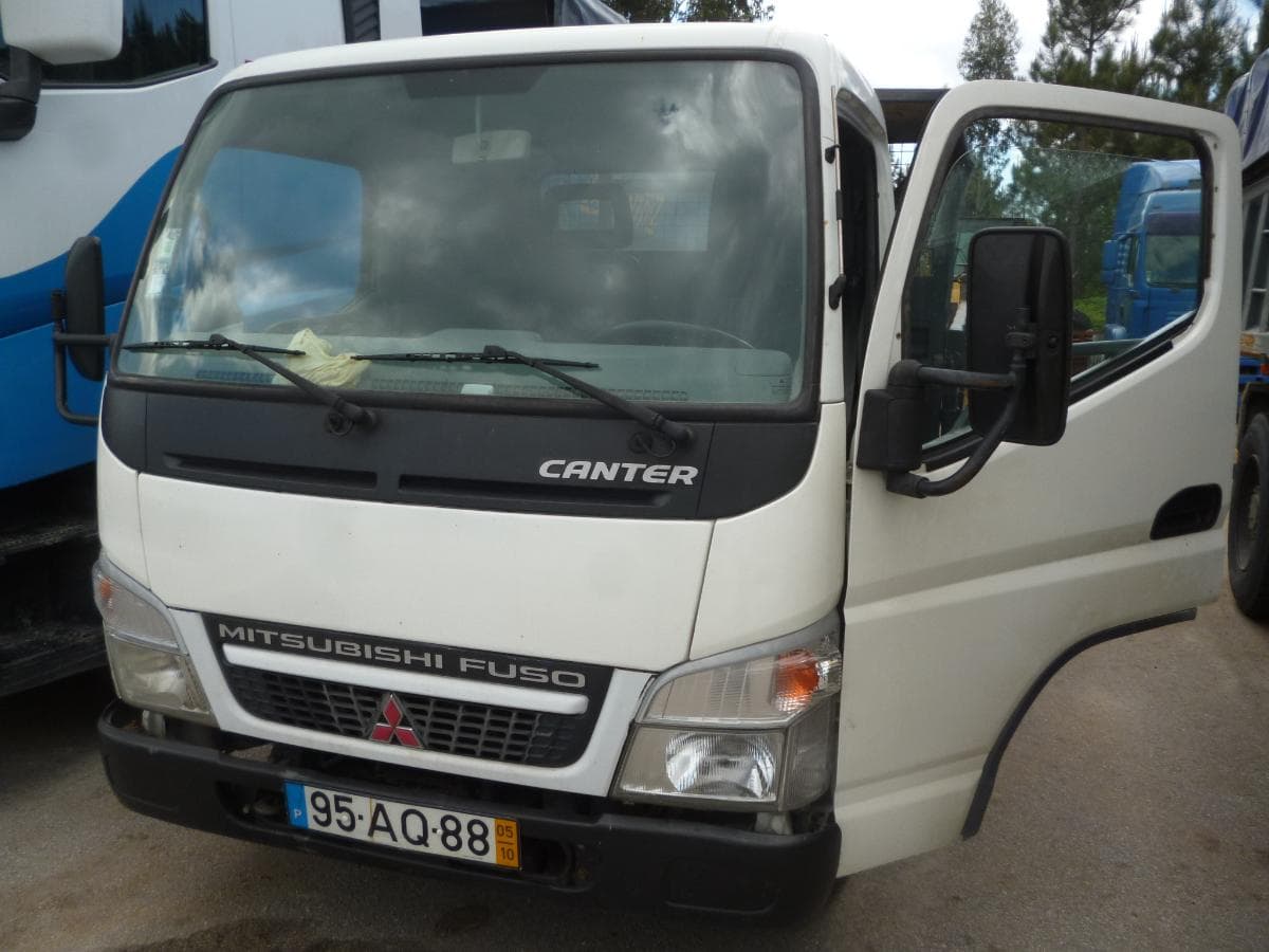 MITSUBISHI CANTER FUSO — imagen 2