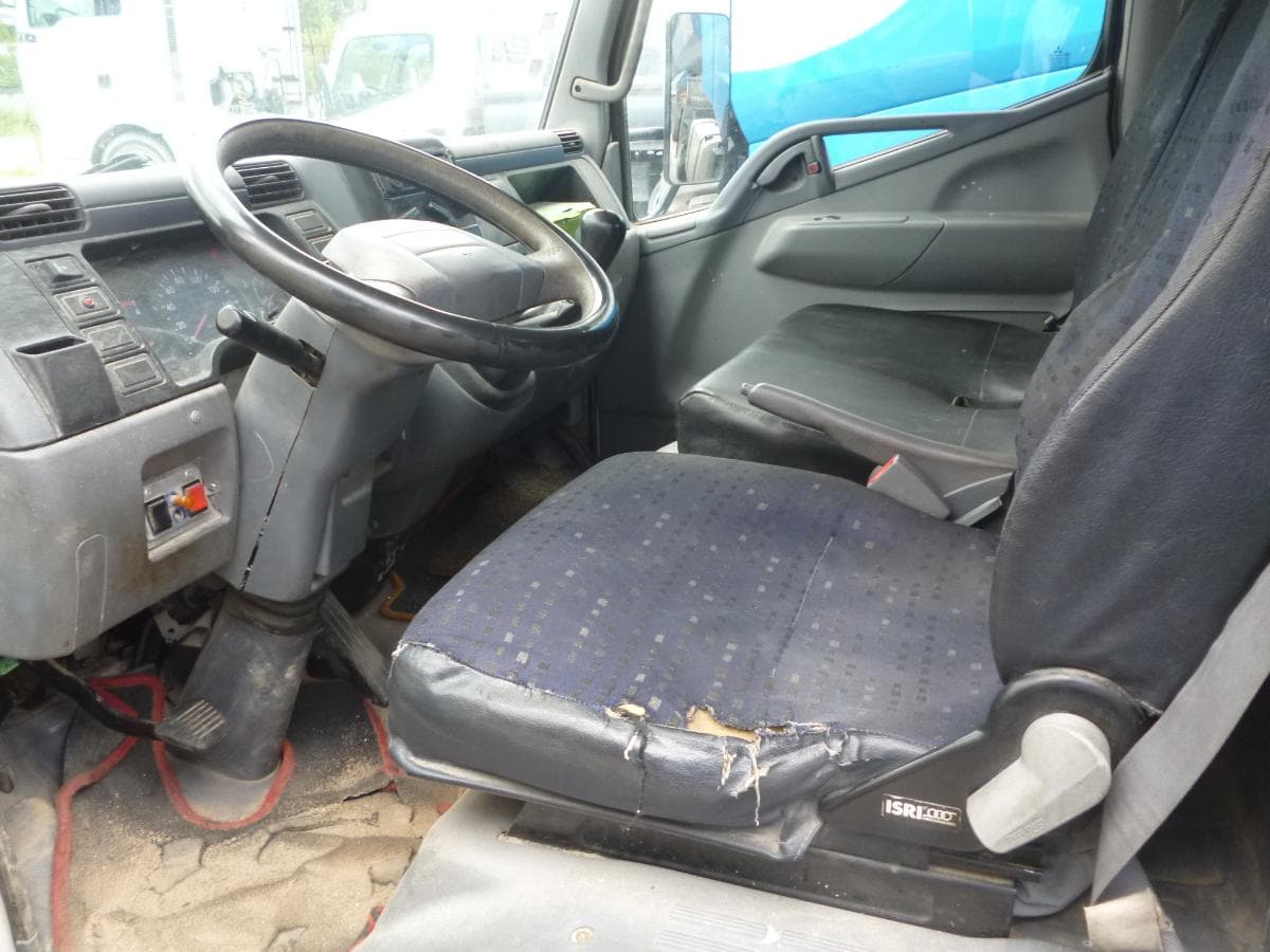MITSUBISHI CANTER FUSO — imagen 4
