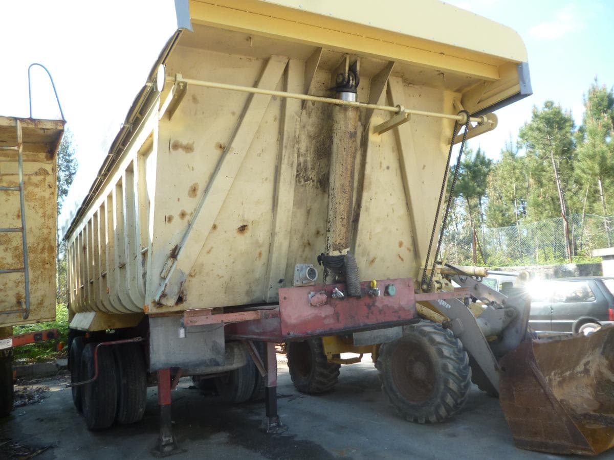 Remolque porta inertes
