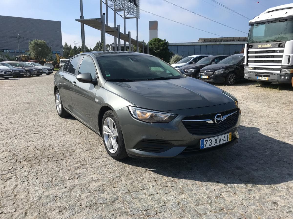 Opel Insígnia Grand Sport 1.6 TDCI · Ano 2019 — imagem 1