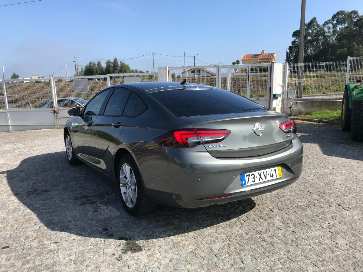 Opel Insígnia Grand Sport 1.6 TDCI · Ano 2019 — imagem 7