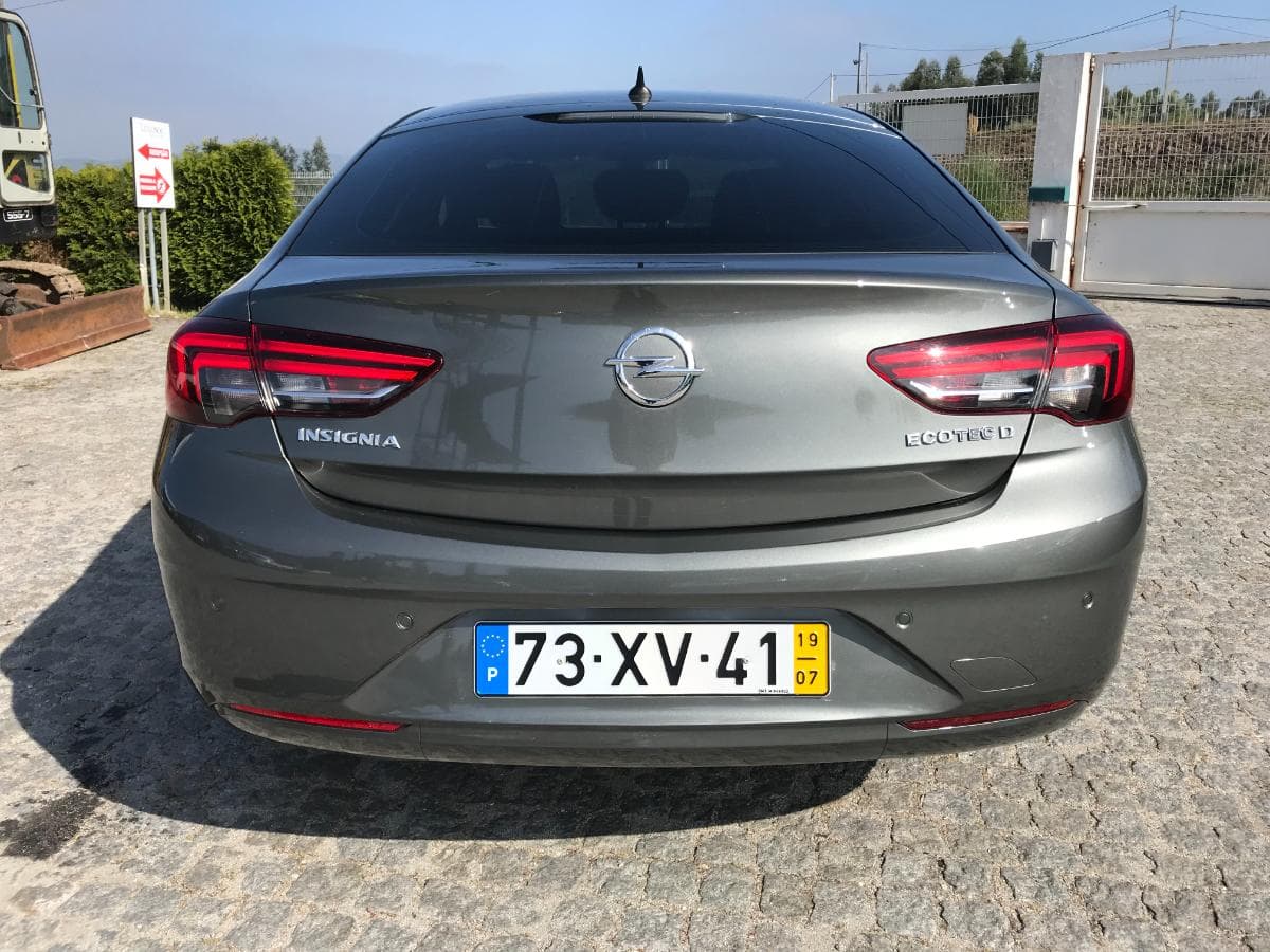 Opel Insígnia Grand Sport 1.6 TDCI · Ano 2019 — imagem 9