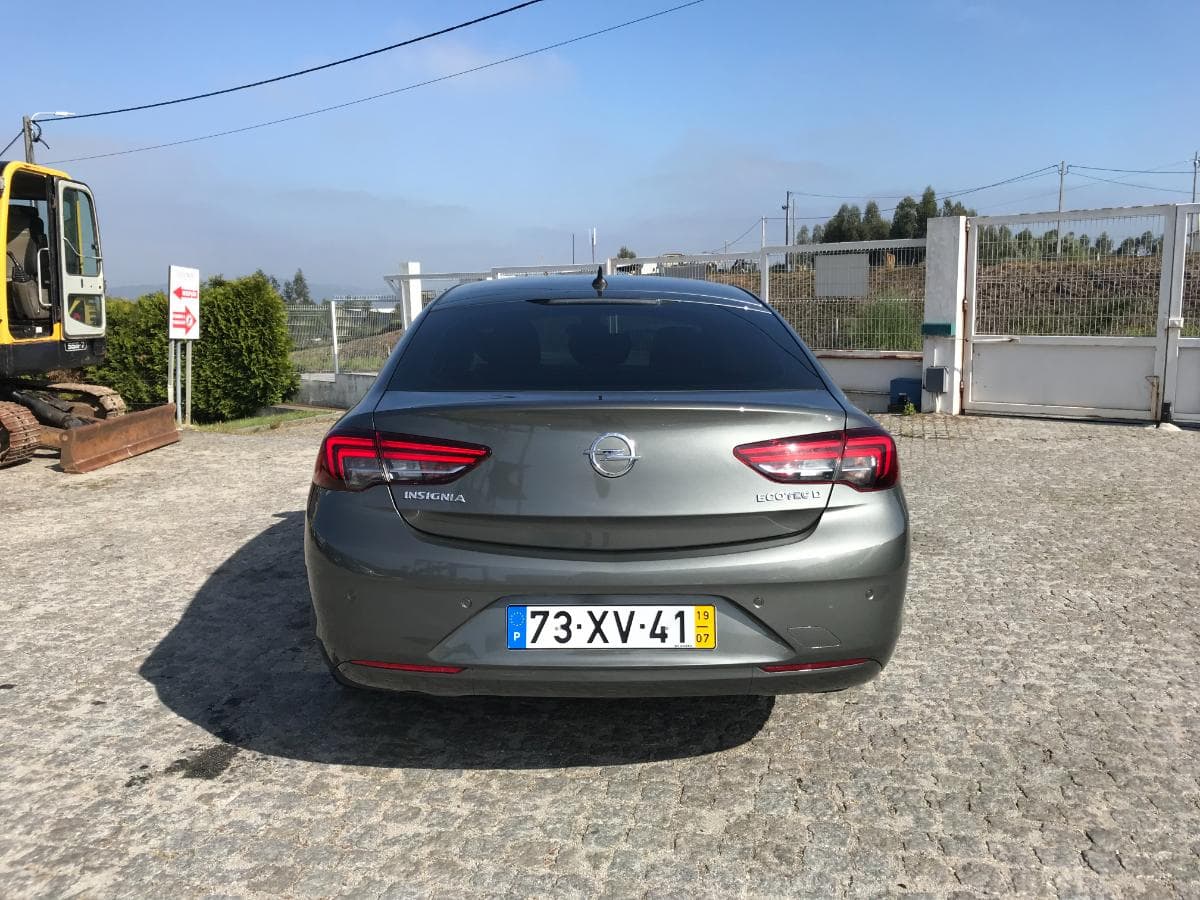 Opel Insígnia Grand Sport 1.6 TDCI · Ano 2019 — imagem 8