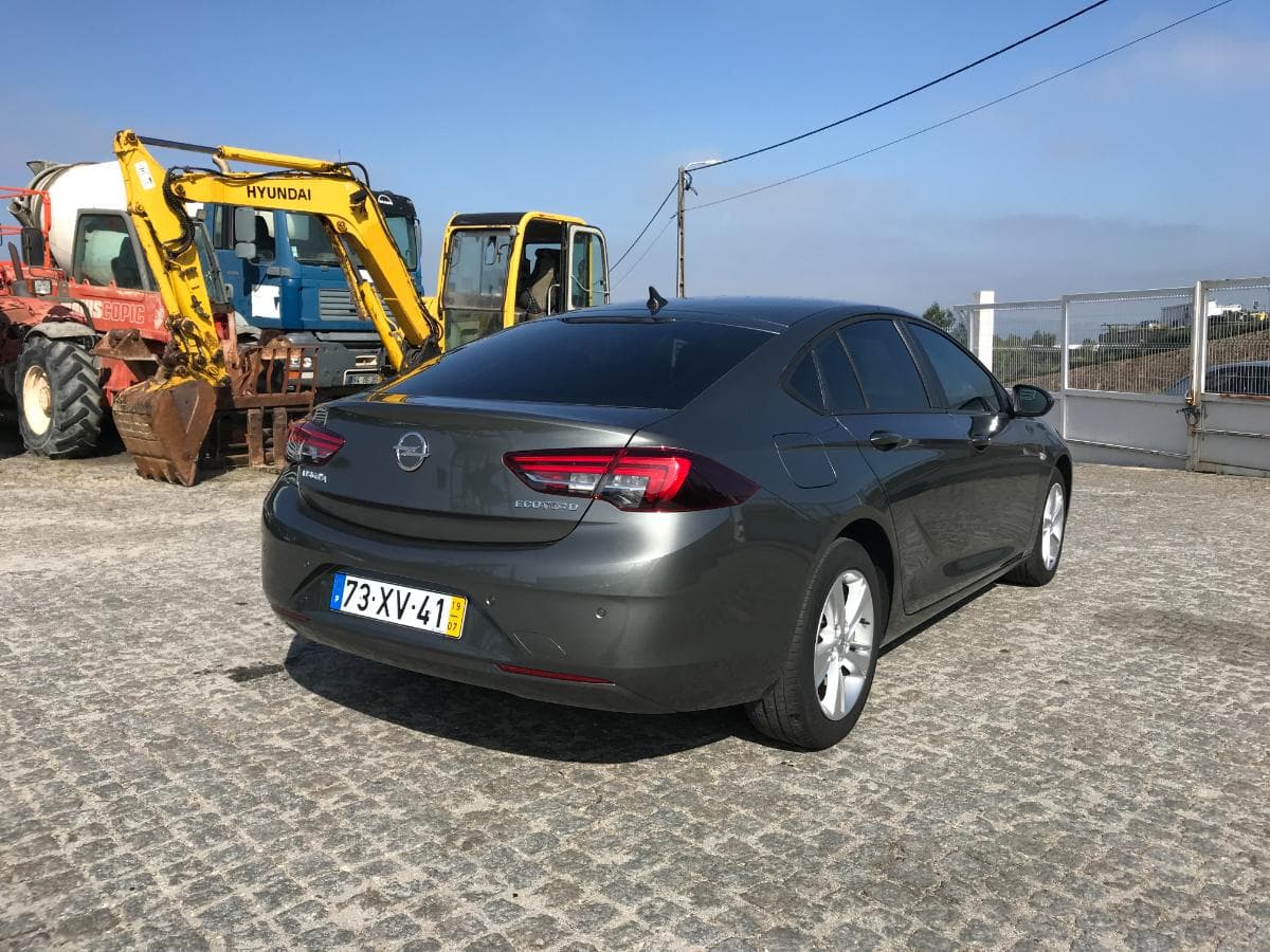 Opel Insígnia Grand Sport 1.6 TDCI · Ano 2019 — imagem 12