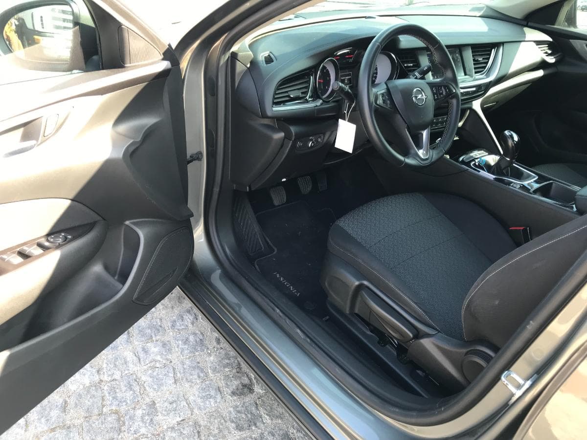 Opel Insígnia Grand Sport 1.6 TDCI · Ano 2019 — imagem 17