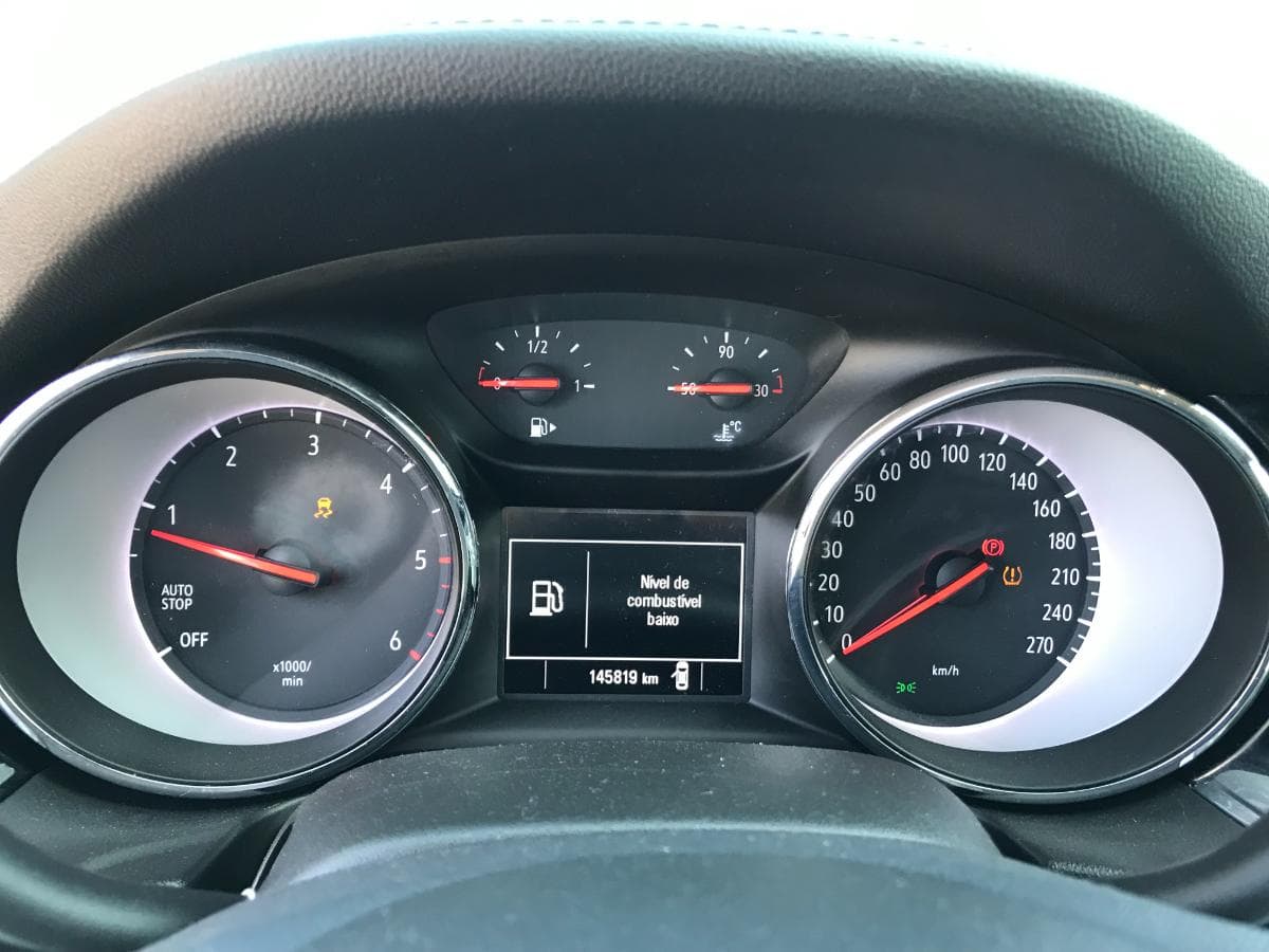 Opel Insígnia Grand Sport 1.6 TDCI · Ano 2019 — imagem 21