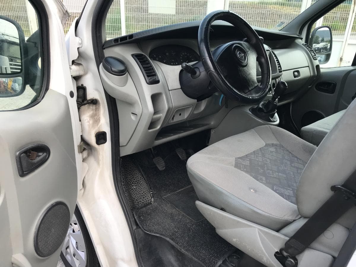 Opel Vívaro 1.9DI · Ano 2001 — imagem 18