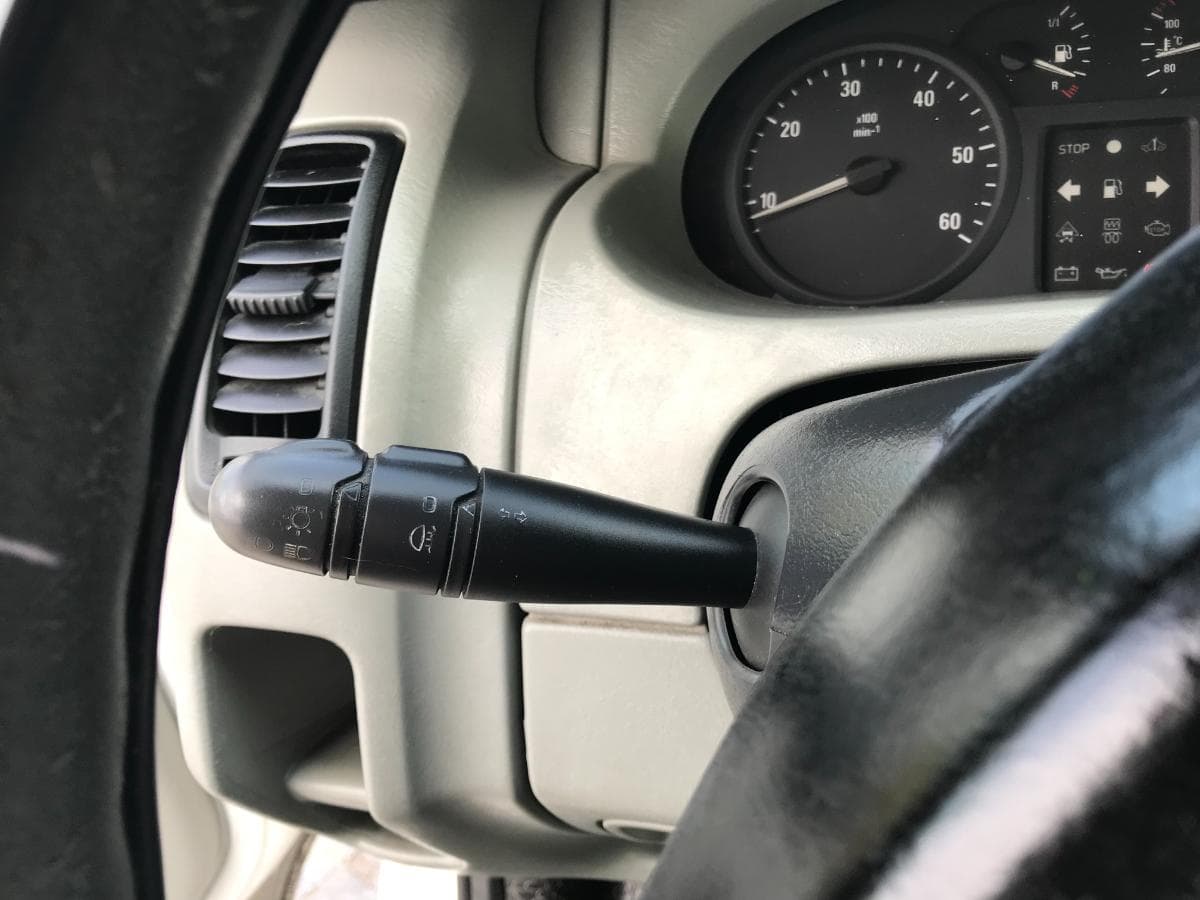 Opel Vívaro 1.9DI · Ano 2001 — imagem 19