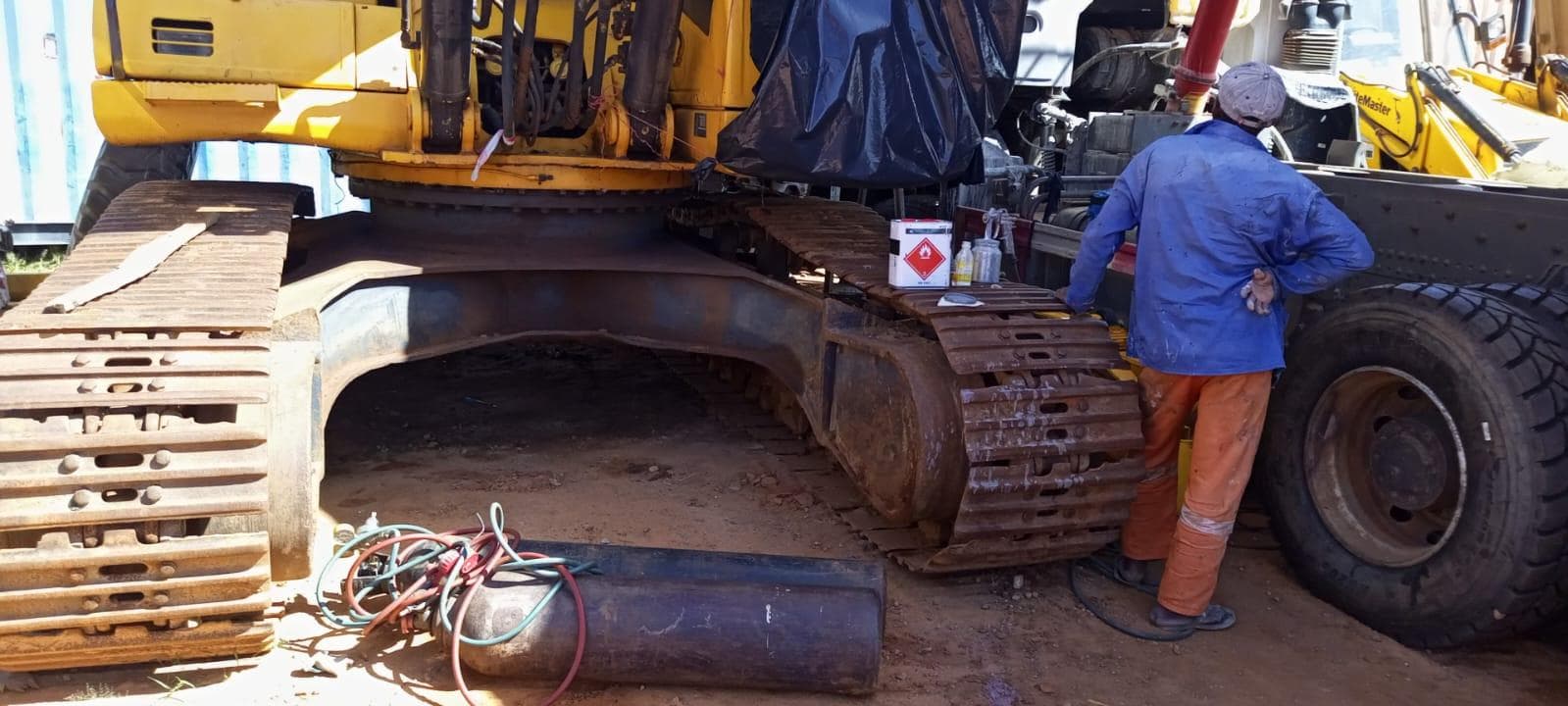 Escavadeira Komatsu PC340 — imagem 11