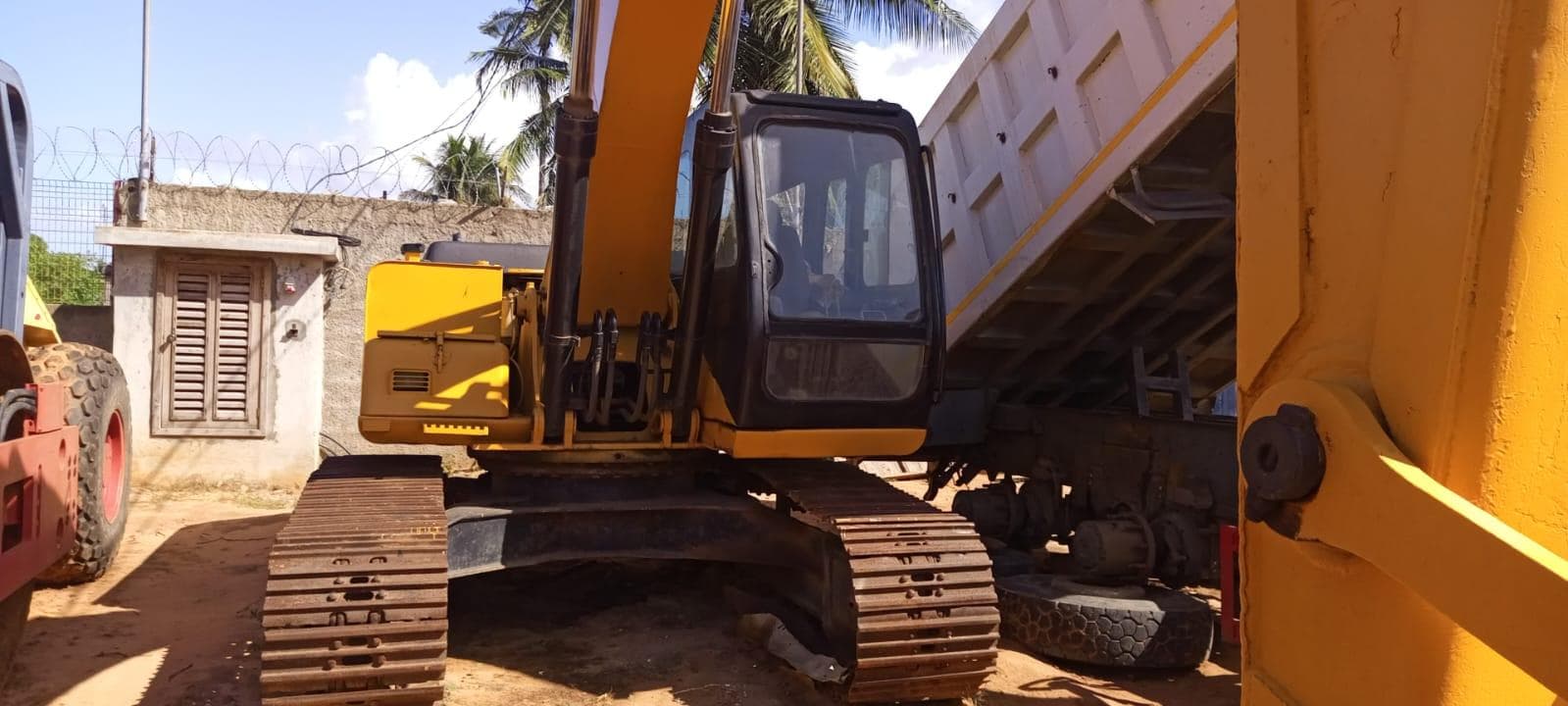 Escavadeira HYUNDAI PC 210 — imagem 10