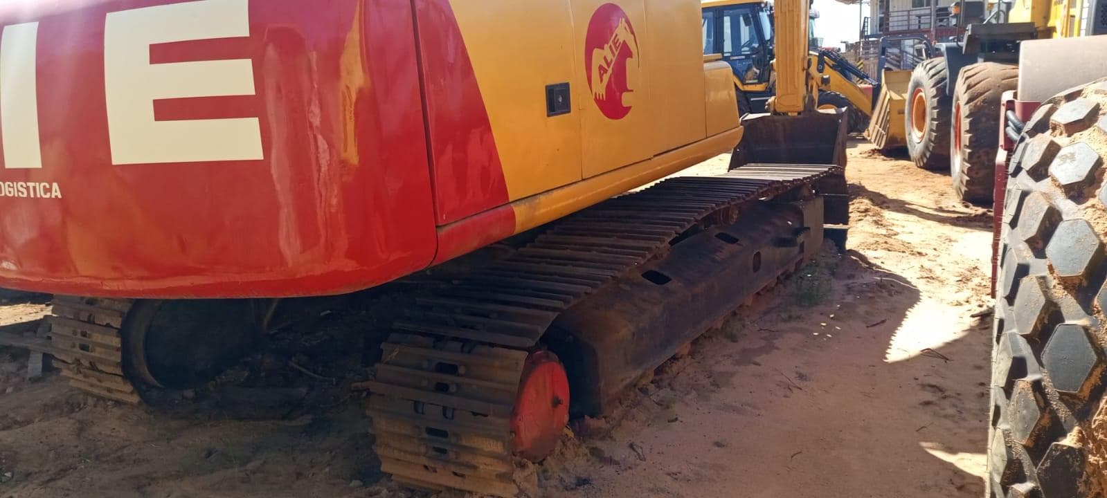Escavadeira HYUNDAI PC 210 — imagem 12