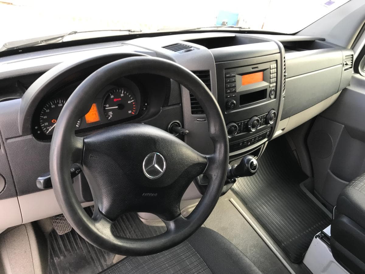 Mercedes-Benz Sprinter 313CDI · Ano 2015 — imagem 23