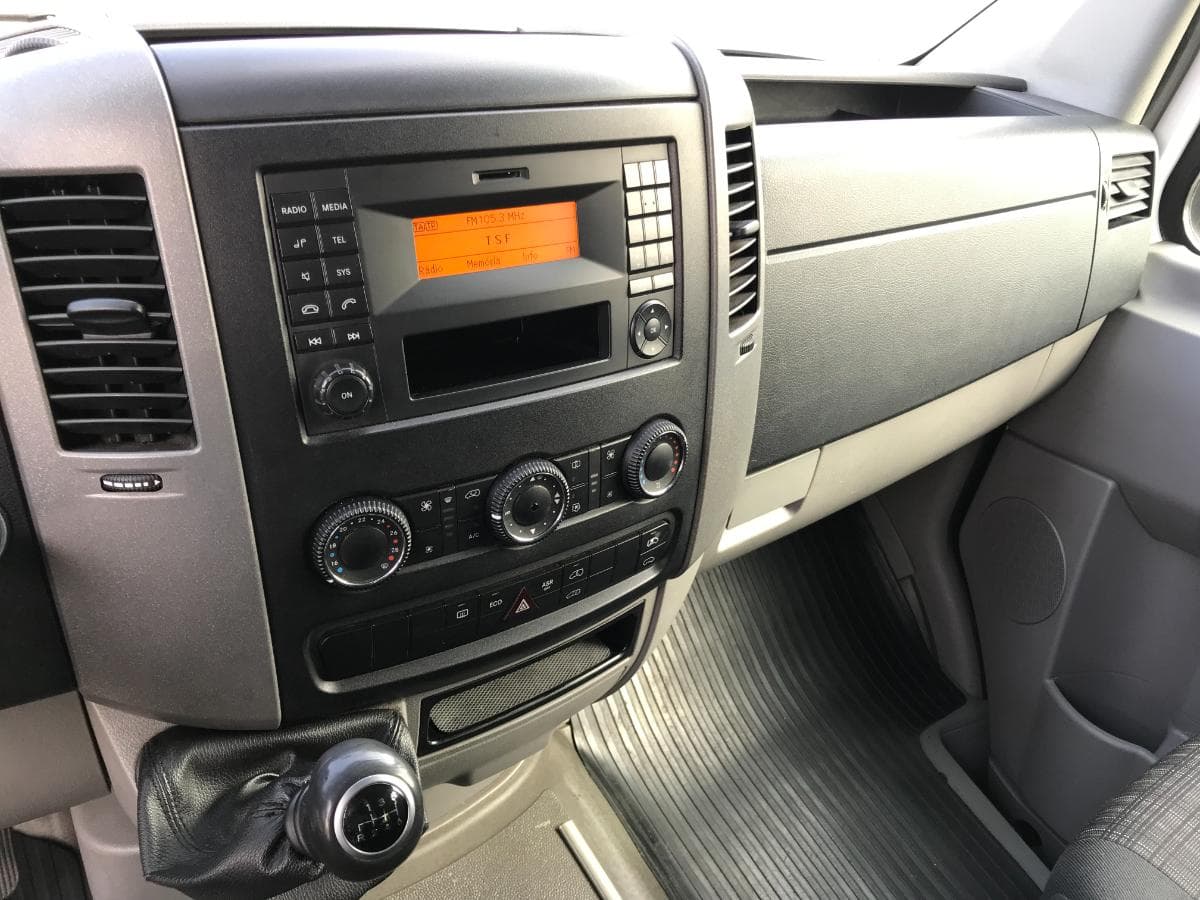 Mercedes-Benz Sprinter 313CDI · Ano 2015 — imagem 30