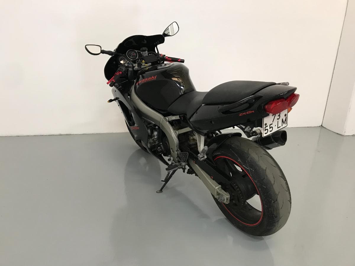 Kawasaki Ninja ZX-6R · Ano 1998 — imagen 4