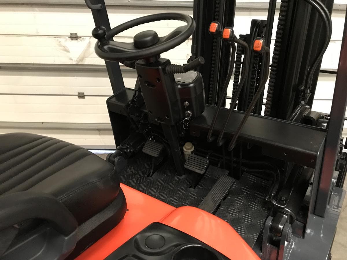 Empilhador Doosan D30GX — imagen 7