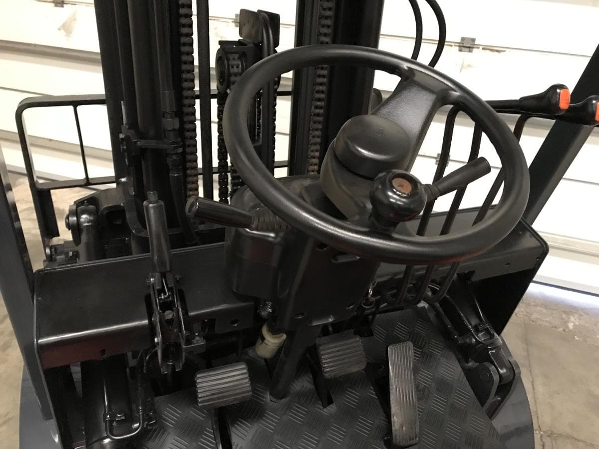Empilhador Doosan D30GX — imagen 8