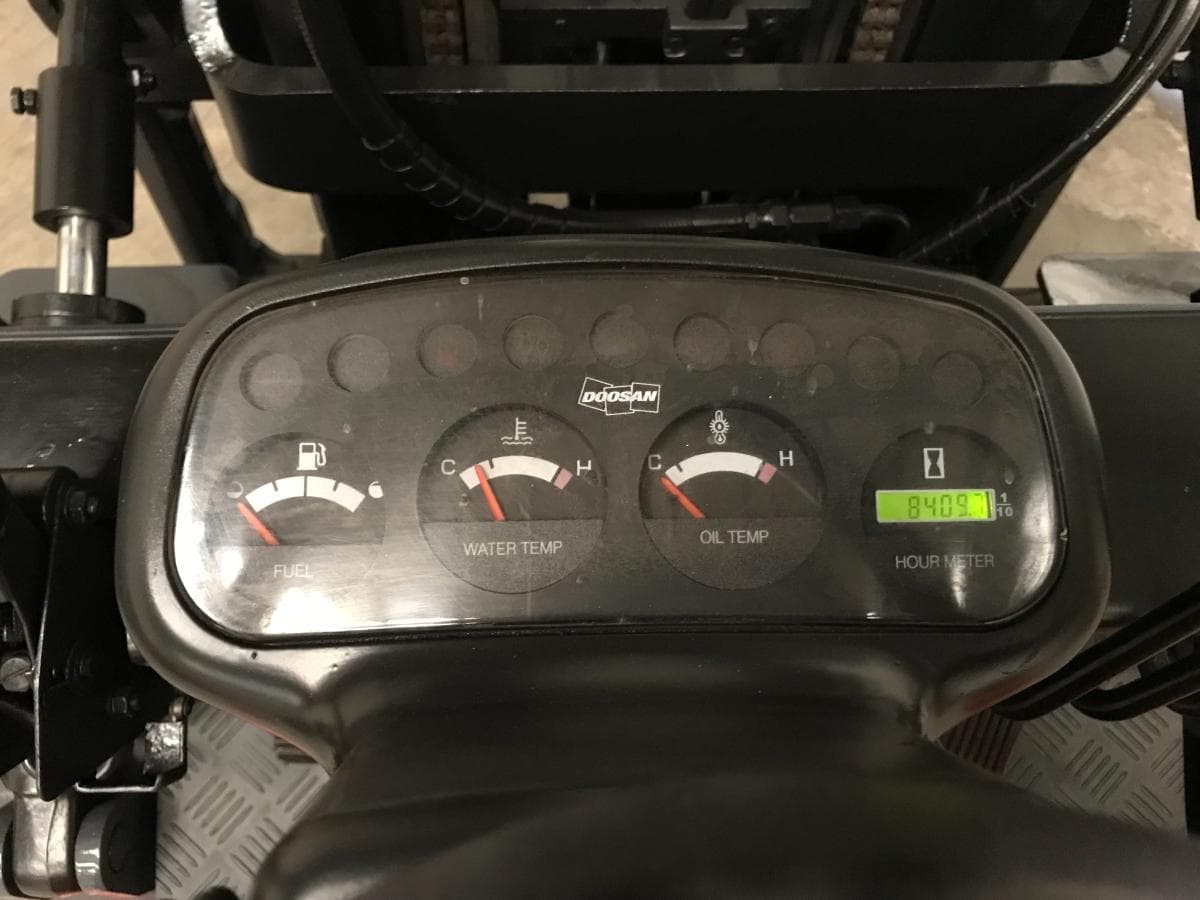 Empilhador Doosan D30GX — imagen 9