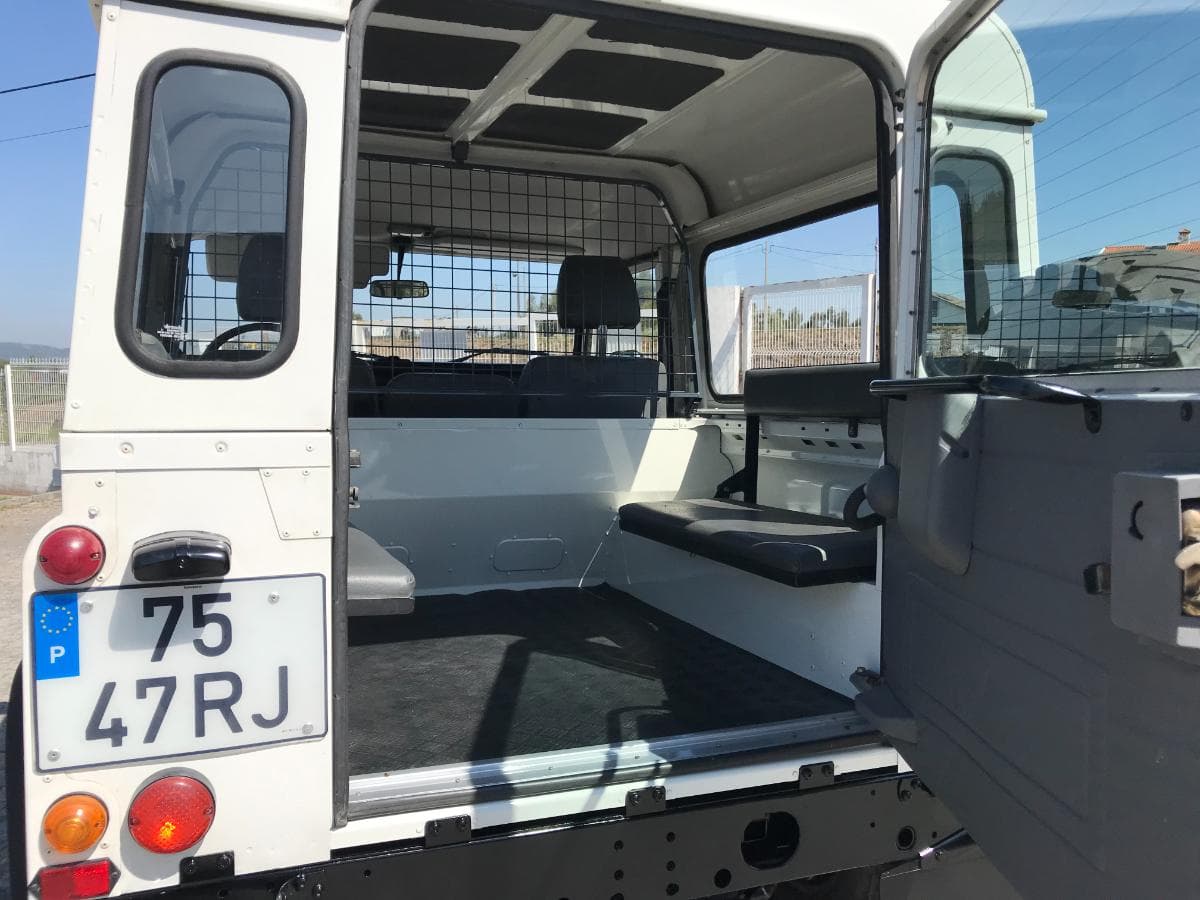Land Rover Defender TD5 90HT · Ano 2001 — imagen 7