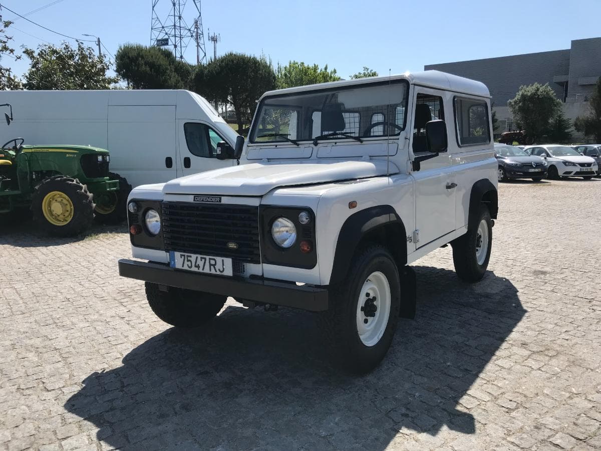 Land Rover Defender TD5 90HT · Ano 2001 — imagen 5