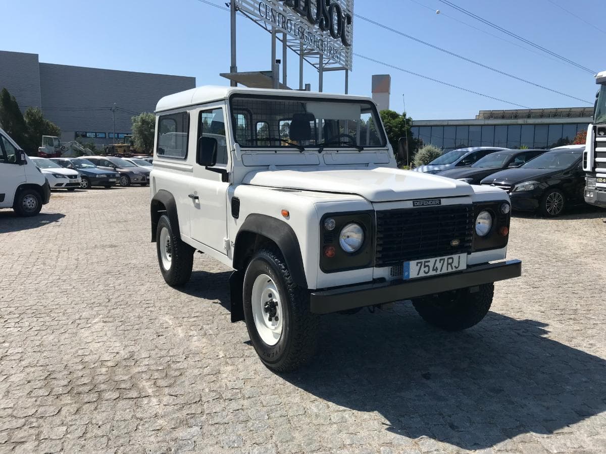 Land Rover Defender TD5 90HT · Ano 2001 — imagen 1