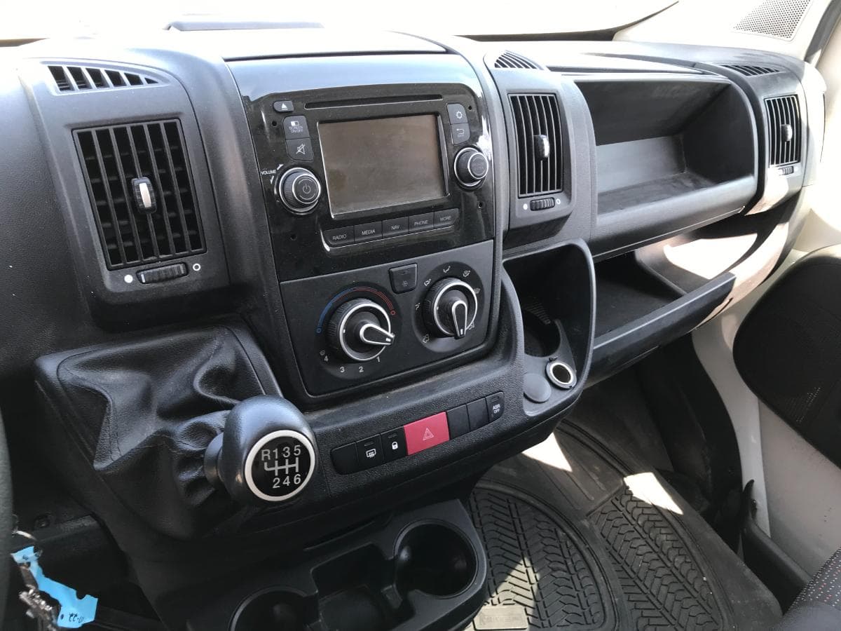 Peugeot Boxer 2.0 Blue HDI · Ano 2019 — imagem 19